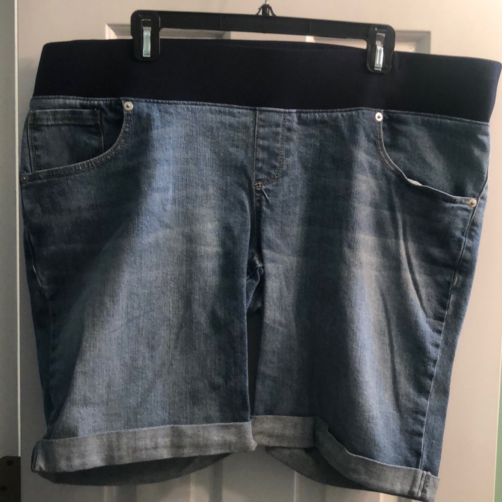 Maternity jean shorts! 2X